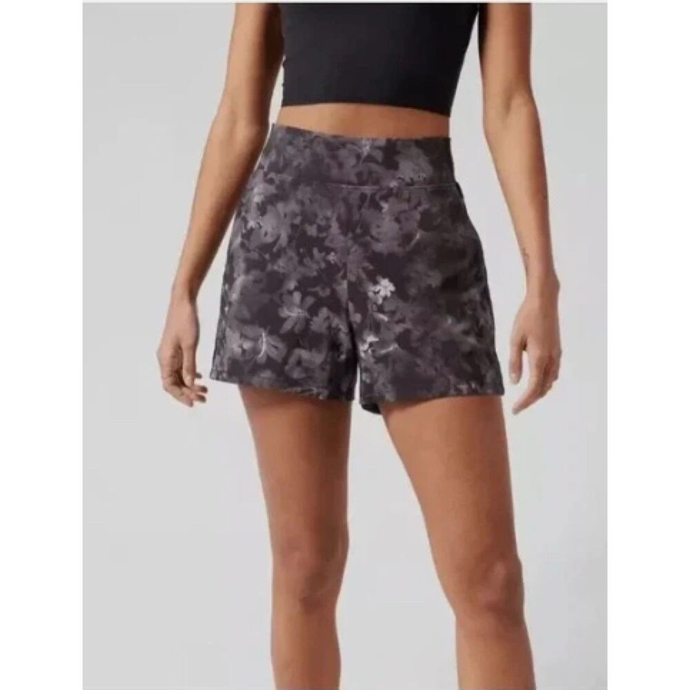 Athleta Womens Shorts Size 16 Brooklyn Lumen Floral Black Printed Pockets